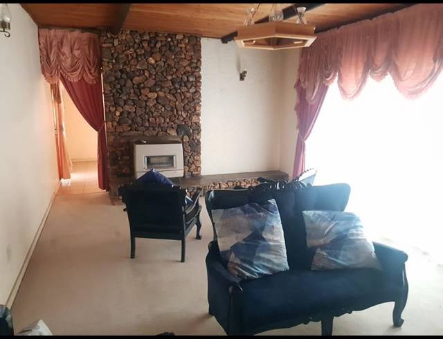 3 BEDROOM PROPERTY TO RENT IN GREEN HILLS